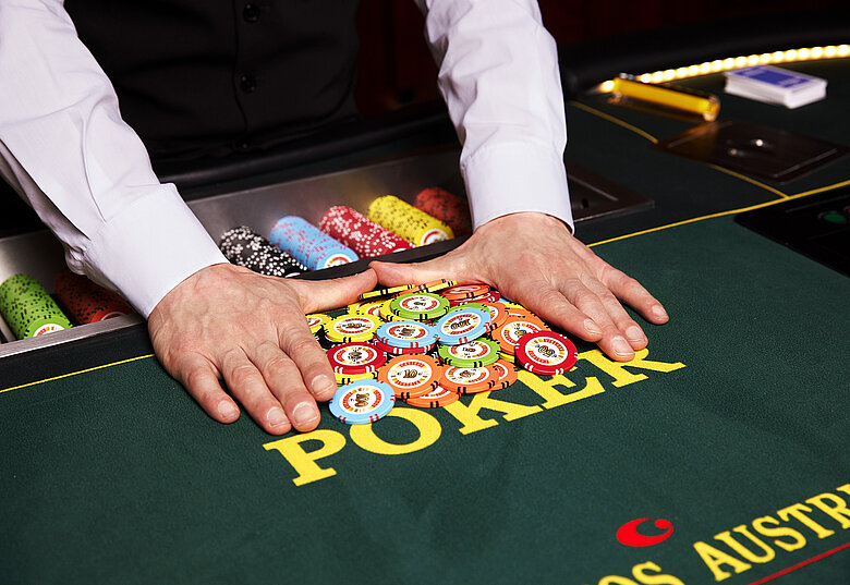 csm_poker-jetons-haende-croupier-pot_62df03e7ec